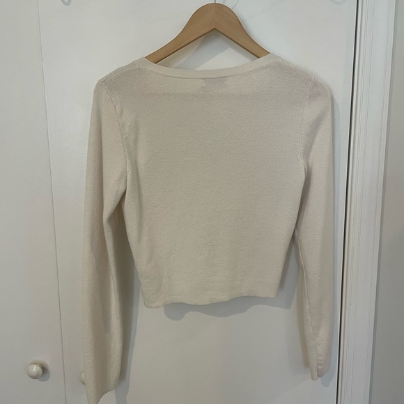 Babaton Cropped V-Neck White Cardigan - Picture 2 of 6